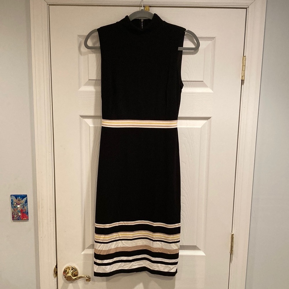 WhiteHouse BlackMarket. Day to Evening dress. Fully lined zip back.Soft & chic.